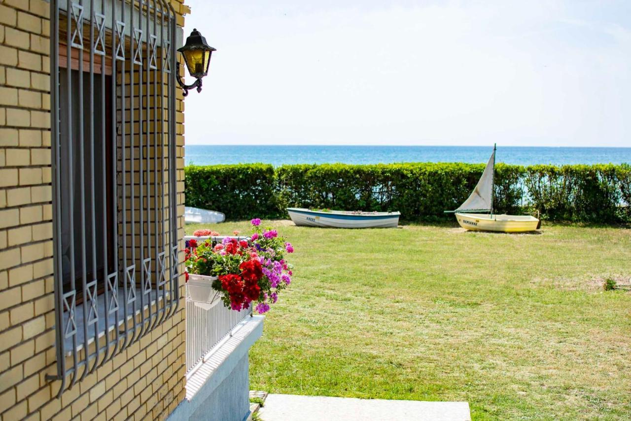 Clio Beach House By Travel Pro Services - Metochi Halkidiki Созополь Экстерьер фото